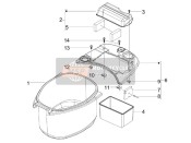 Vivienda del casco - Debajo de la silla de montar